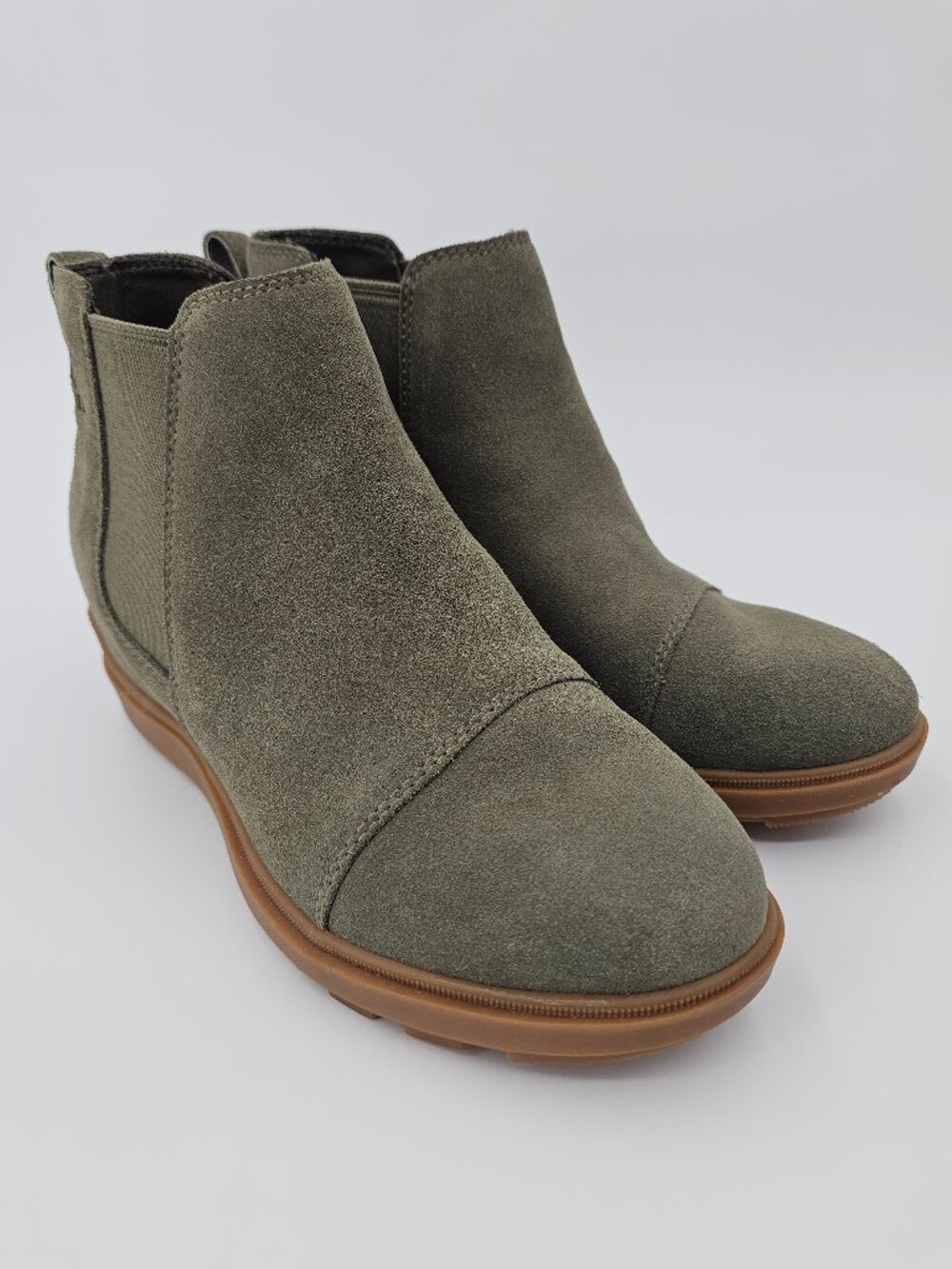 Sorel Evie II Chelsea Heeled Boots Shoes Olive Gum NL5020-397 Women's Size 7
